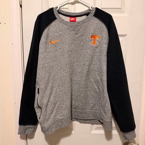 Nike boys Gray and Black Crewneck Sweatshirt. XXL